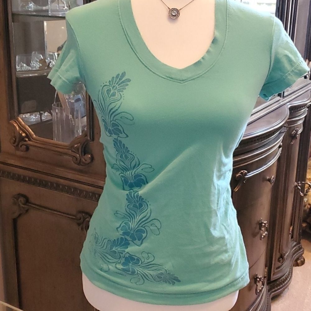 Merrell XS t-shirt.